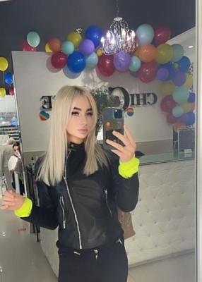 Проститутка Моника